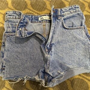 Zara Jean short, size 2